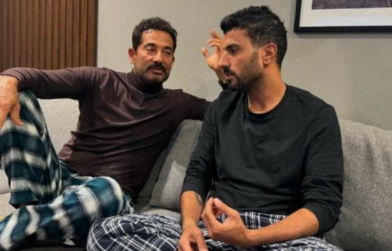 عمرو سعد ومحمد سامي تعاون يترقبه الجمهور.. فهل ينجحا في جذب المشاهدات؟ يخوض الفنان عمرو سعد السباق الرمضاني هذا العام بمسلسل جديد يحمل عنوان سيد
