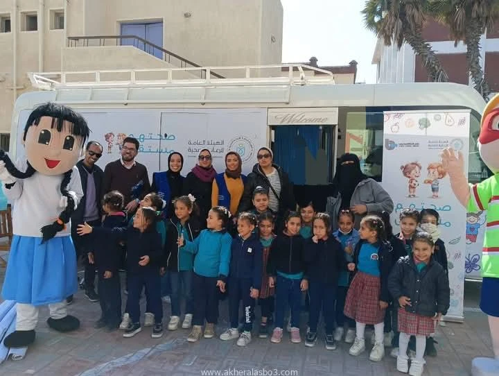 كتبت أمل عبد الرحيم بناءا علي تعليمات السيد محمد عبداللطيف وزير التربية والتعليم والتعليم الفني، وتوجيهات اللواء طيار أ.ح أكرم جلال محافظ الإسماعيلية، وتحت رعاية الأستاذ ايمن موسى 