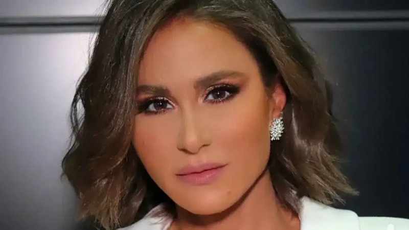 ديمة قندلفت تبدع في القدر.. أداء رهيب لأربع شخصيات متناقضة يخطف الأنفاس نجحت النجمة السورية ديمة قندلفت في أن تخطف القلوب كعادتها من خلال مسلسل القدر أمام النجم السوري قصي خولي، ذل