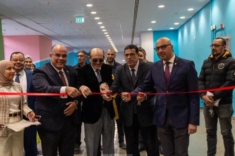 الثقافة تفتتح المعرض الثاني للكتاب بجامعة زويل كتب - محمود الهندي افتتحت وزارة الثقافة، اليوم الإثنين، متمثلة في الهيئة المصرية العامة للكتاب، برئاسة الدكتور أحمد بهي الدين، الدورة