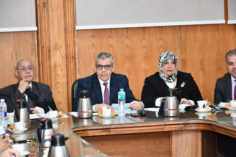 كتبت أمل عبد الرحيم أكد الدكتور ناصر مندور، رئيس جامعة قناة السويس، أن الجامعة تسعى إلى تعزيز مكانتها البحثية والتوسع في الشراكات العلمية مع الجامعات والمؤسسات البحثية، مشددا على أ