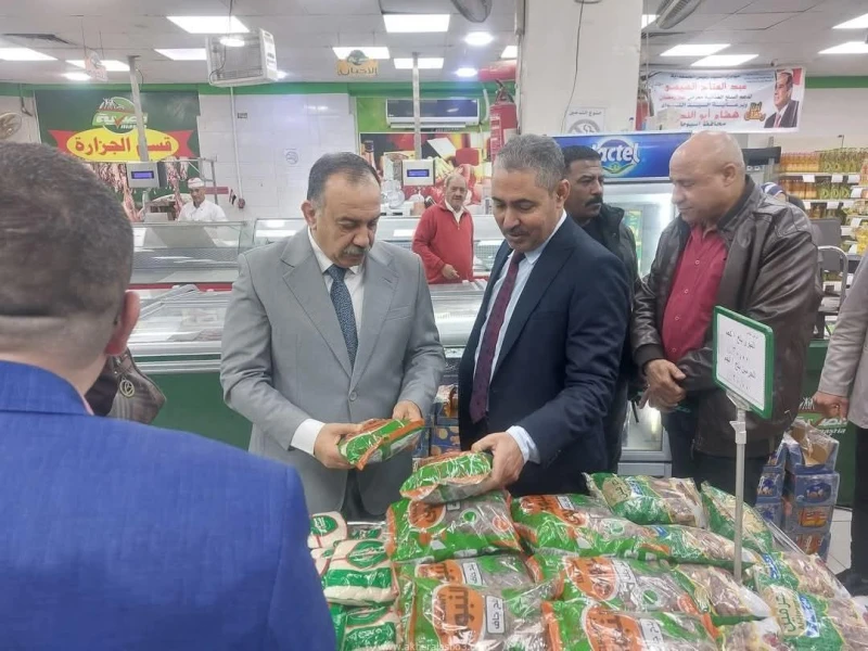 افتتاح 4 معارض أهلا رمضان 2025 بأسيوط لتوفير السلع بأسعار مخفضة كتب - محمود الهندي في إطار توجيهات القيادة السياسية وتعليمات الدكتور شريف فاروق، وزير التموين والتجارة الداخلية، باف