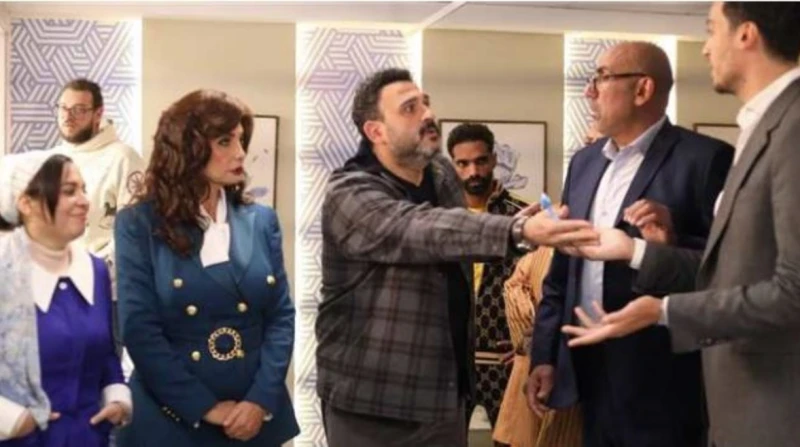 أكرم حسني بين الحياة والموت.. صدمة بالحلقة الأولى من مسلسل الكابتن شهدت الحلقة الأولى من مسلسل الكابتن، الذي بدأ عرضه حصريا على منصة قبل انطلاقه على