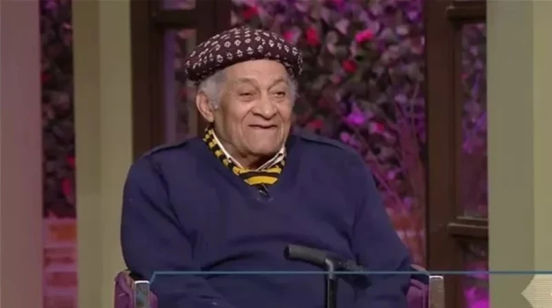 مات ونفسيته تعبانة.. تشييع جثمان الفنان صالح العويل (فيديو) شيع ظهر اليوم، جثمان الفنان صالح العويل الذي ودع الحياة عصر أمس، عن عمر يناهز 78 عاما.الوداع الأخيروحضر العديد من أصدقاء