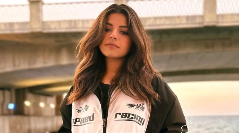 رقص ولبس خليع.. بلاغ ضد البلوجر رورو لخدشها الحياء العام تقدم المحامي أشرف فرحات، ببلاغ رسمي إلى النائب العام، ضد البلوجر رضوى، الشهيرة باسم رورو، يتهمها فيه بخدش الحياء العام، وال