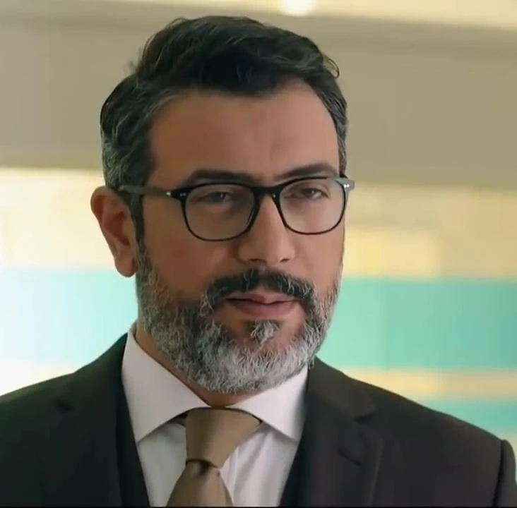 أحمد وفيق يعلق على تحقيق برومو مسلسل ياسمين عبد العزيز مليار مشاهدة علق الفنان أحمد وفيق، على الجدل الذي أثارته الفنانة ياسمين عبد العزيز بعد إعلانها