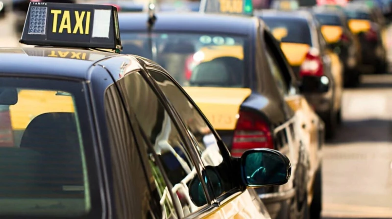 حفظ آلاف الشوارع يجنب سائقي التاكسي الإصابة بمرض خطير يتمتع سائقو سيارات الأجرة وكذلك الإسعاف بالذكاء وسرعة البديهة وردود الفعل المنتبهة بما يساعدهم