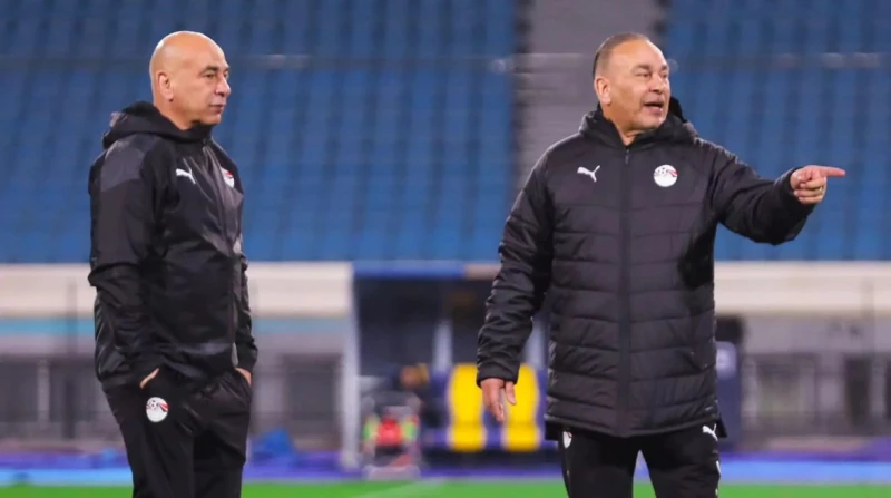 بقيادة التوأم حسن.. جهاز المنتخب حاضر في مباراة الأهلي والزمالك تواجد الجهاز الفني لمنتخب مصر الأول لكرة القدم بقيادة حسام حسن المدير الفني وإبراهيم