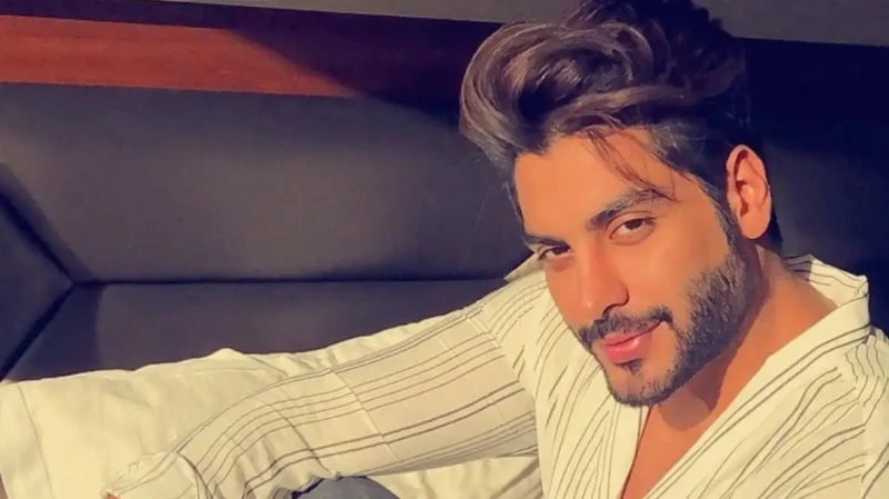 أحمد السالم ينتقد بسمة بوسيل بعد تصريحاتها عن تامر حسني هجوم أحمد السالم على بسمة بوسيلانتقد أحمد السالم تصريحات بسمة بشدة في مقطع فيديو نشره عبر