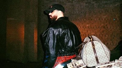 أغنية بظروفها ل شهاب تتصدر تريند يوتيوب.. تفاصيل استطاع مطرب الراب شهاب السيد أن يحتل تريند منصة الفيديوهات الشهيرة يوتيوب على مدار 4 أيام متواصلة، وذلك بأغنية بظروفها التي نالت اس