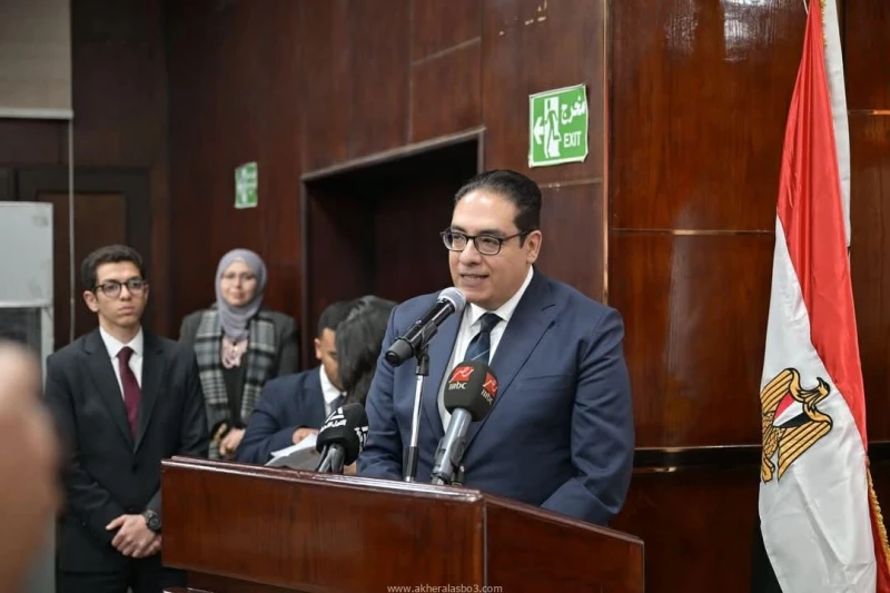 رئيس جامعة القاهرة يفتتح مؤتمر كلية الاقتصاد والعلوم السياسية بعنوان مصر والأمم المتحدة - ثمانون عاما من الإسهام كتب - محمود الهندي افتتح الدكتور