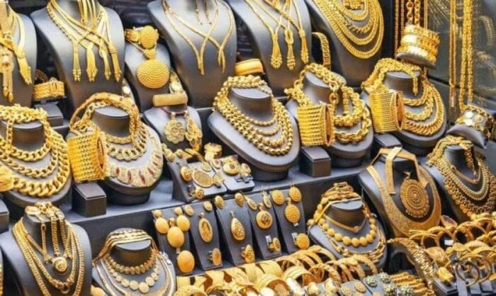 سعر الذهب في مصر اليوم الأربعاء.. عيار 21 يتراجع 5 جنيهات سعر الذهب.. في ظل التوترات العالمية والحرب التجارية بين الولايات المتحدة الأمريكية والصين، يترقب المستثمرون بشكل مستمر سعر