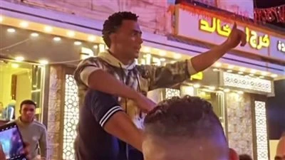 وسط هتافات الجمهور.. محمد رمضان على التوكتوك من كواليس تصوير برنامج مدفع رمضان ظهر الفنان محمد رمضان في فيديوهات جديدة من كواليس تصوير برنامجه مدفع