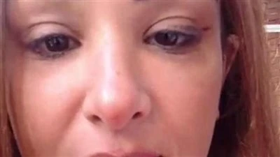 بعد تعافيها.. آلاء عبد العزيز: أنا بريئة من أي فيديوهات نزلت ليا مش حلوة وهرجع للحجاب تاني خرجت الإعلامية آلاء عبد العزيز في فيديو بث مباشر بعد تعافيها من أزمتها النفسية التي كانت 