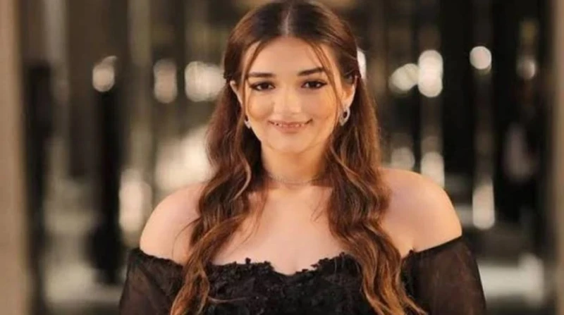 رمضان 2025.. ملك أحمد زاهر تكشف ملامح شخصيتها في سيد الناس كشفت الفنانة الشابة ملك أحمد زاهر تفاصيل شخصيتها في مسلسل سيد الناس بطولة الفنان عمرو سعد،