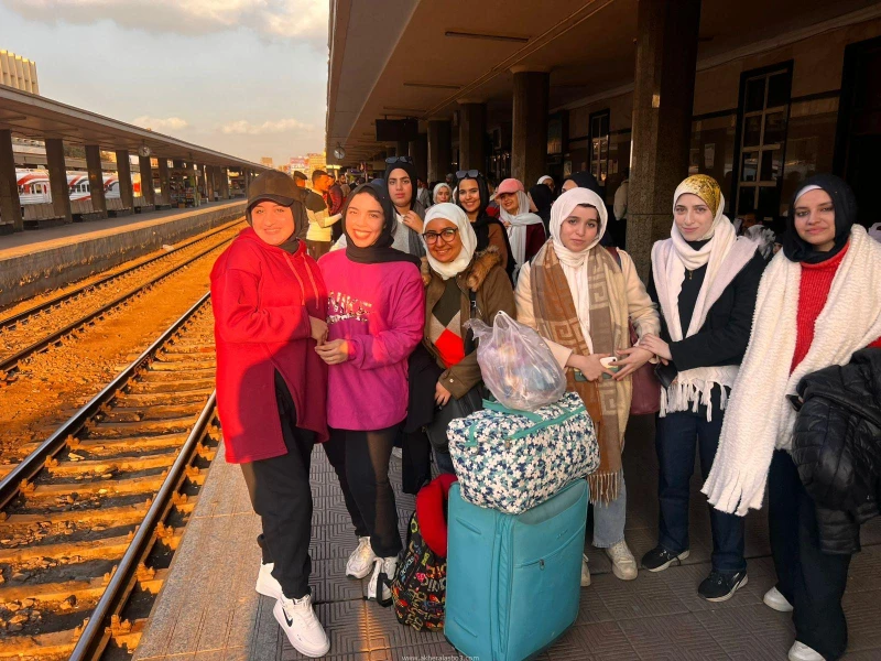 كتبت أمل عبد الرحيم تشارك جامعة الإسماعيلية الجديدة الأهلية في برنامج اعرف بلدك، الذي تنظمه وزارة الشباب والرياضة، بهدف تعزيز الوعي السياحي والثقافي لدى طلاب الجامعات والمعاهد العل