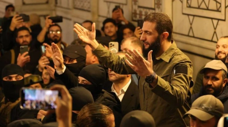 شيخ الزلم يعيد ميراث البعث في سوريا.. ومتابعون: غسيل دماغ جديد انتشر مقطع فيديو عبر مواقع التواصل الاجتماعي تظهر خلاله معلمة في إحدى الروضات في سوريا وهي تلقن الأطفال مظاهر التعبير