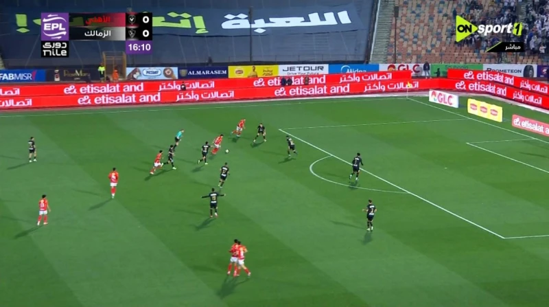 القمة 129.. تعادل سلبي بين الأهلي والزمالك في الشوط الأول بالدوري انتهى الشوط الأول من مباراة الأهلي والزمالك، بالتعادل السلبي، في إطار قمة منافسات