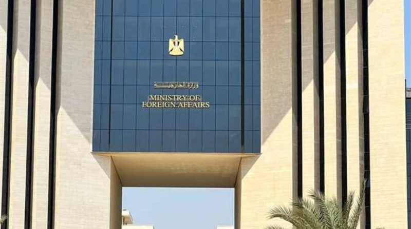 مصر غاضبة من إسرائيل وأمريكا ورفضت 3 مقترحات لتهجير سكان غزة قالت مصادر، إن القاهرة غاضبة من تصريحات إسرائيل والولايات المتحدة وأرسلت رسالة واضحة لواشنطن، بحسب قناة العربية.إعادة إ