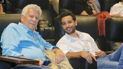 الجمعة.. موعد ومكان عزاء والد كريم قاسم نعى الفنان كريم قاسم والده المخرج أحمد قاسم وأعلن كريم قاسم موعد ومكان عزاء والده الراحل، كما عبر عن حزنه لفراقه بكلمات مؤثرة، ونكشف فيما يأ