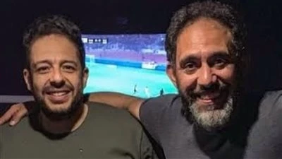 عودتني إنك قوي وبتعدي أي محنة.. محمد حماقي يوجه رسالة إلى عمرو مصطفى بعد إصابته بالسرطان يواصل نجوم الغناء وصناع الفن دعم الفنان عمرو مصطفى بعد