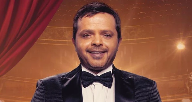 محمد هنيدي يخوض تجربة فنية جديدة.. التفاصيل قريبا افاق عربية - كشف الفنان محمد هنيدي عن خوضه تجربة فنية جديدة عليه، حيث أكد تحضيره لمفاجأة عن عمل مسرحي سعودي خلال الفترة المقبلة. و