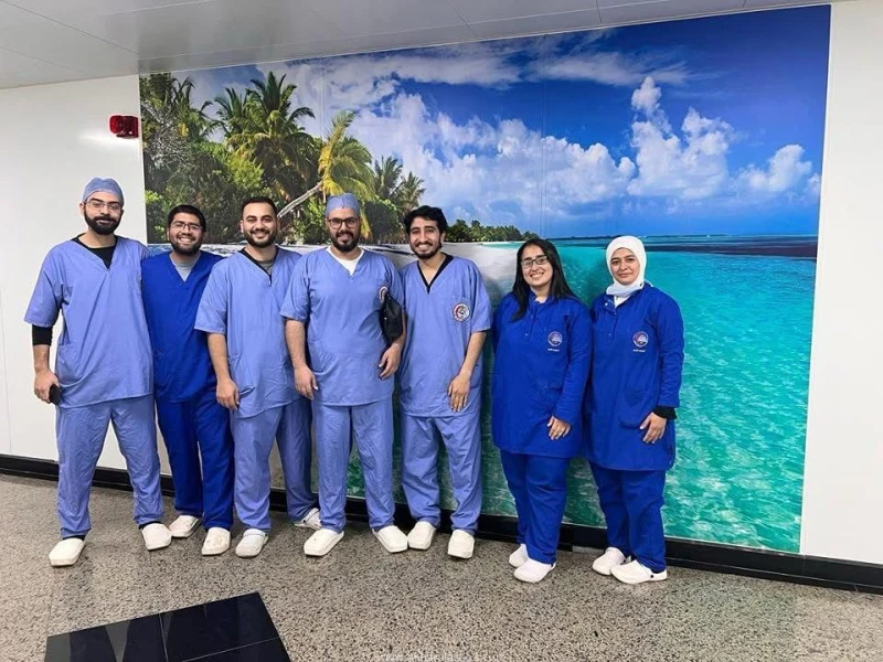 كتبت أمل عبد الرحيم في إنجاز طبي استثنائي، نجح فريق جراحة الأورام بمستشفيات جامعة قناة السويس في إجراء عملية دقيقة لاستئصال ورم سرطاني بالقولون الصاعد لسيدة تبلغ من العمر 60 عاما، 