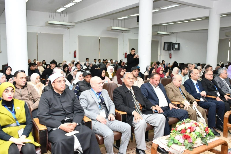 كتبت أمل عبد الرحيم افتتحت جامعة قناة السويس فعاليات المؤتمر العلمي الثاني لمركز دراسات اللغة العربية والترجمة، الذي يعقد بالتعاون مع الجمعية المصرية للدراسات السردية، تحت عنوان عل