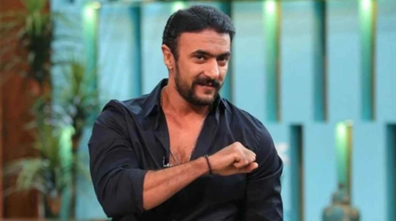 طلع بدراعه..ياسر جلال يدعم العوضي في فهد البطل أشاد الفنان ياسر جلال بأداء صديقه أحمد العوضي ودعم مسلسله فهد البطل المقرر عرضه ضمن مسلسلات رمضان 2025.ماذا قال ياسر جلال؟وفي تصريحات