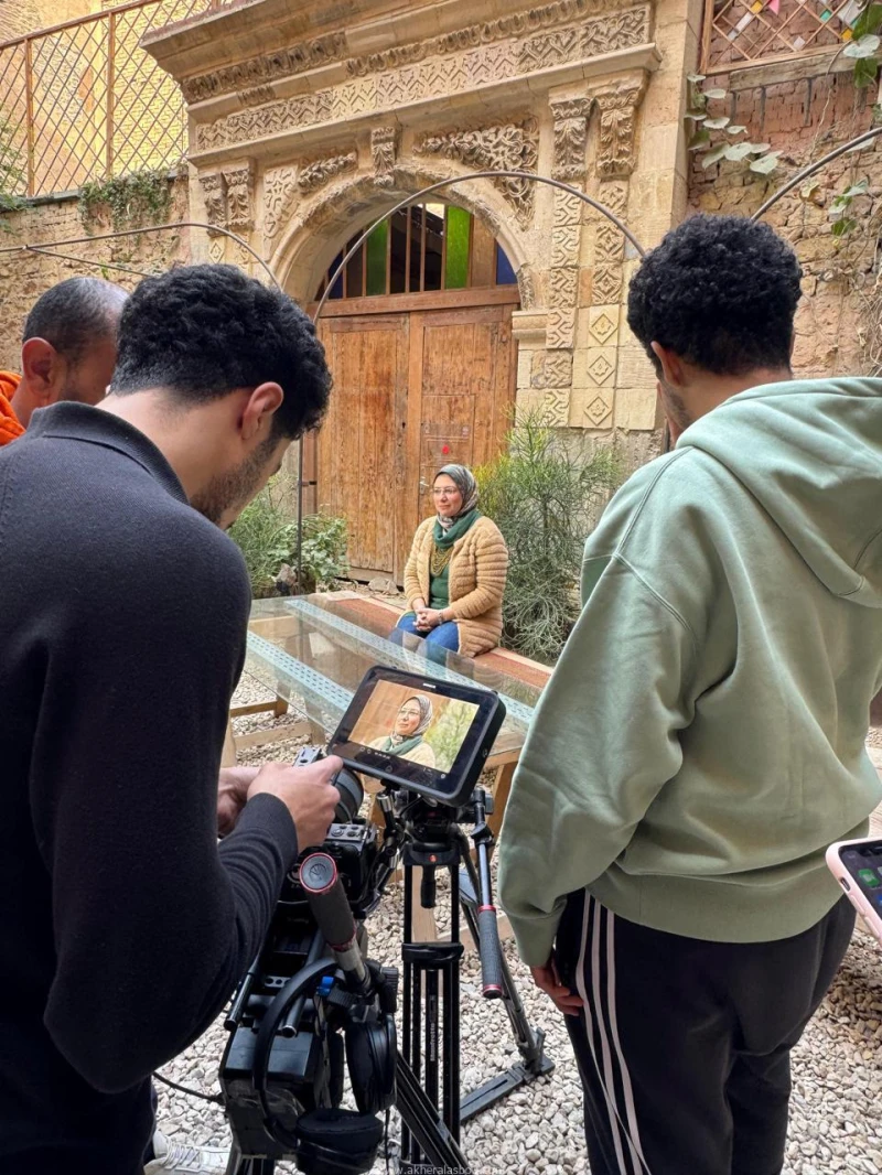 كتبت أمل عبد الرحيم يقوم حاليا طلاب السنة الثالثة في الكليات ذات التخصصات الفنية والإعلامية بتصوير أفلامهم بالقاهرة نتاج ورشة ذاكرة المكان ضمن فعاليات مهرجان الإسماعيلية الدولي للأ