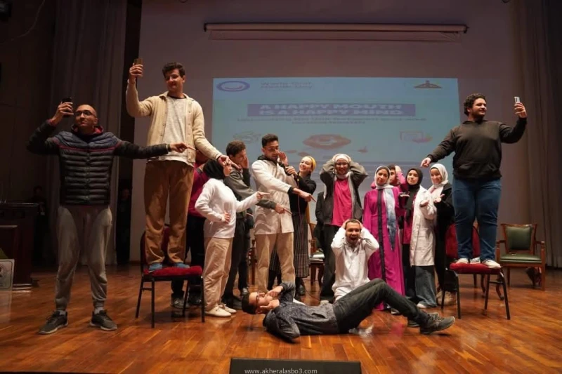 اسنان عين شمس تنظم عددا من الفعاليات ضمن الاحتفال باليوم العالمي لصحة الفم كتب - محمود الهندي نظمت كلية طب الأسنان بجامعة عين شمس عددا من الفعاليات الهامة في إطار احتفالية الكلية ب