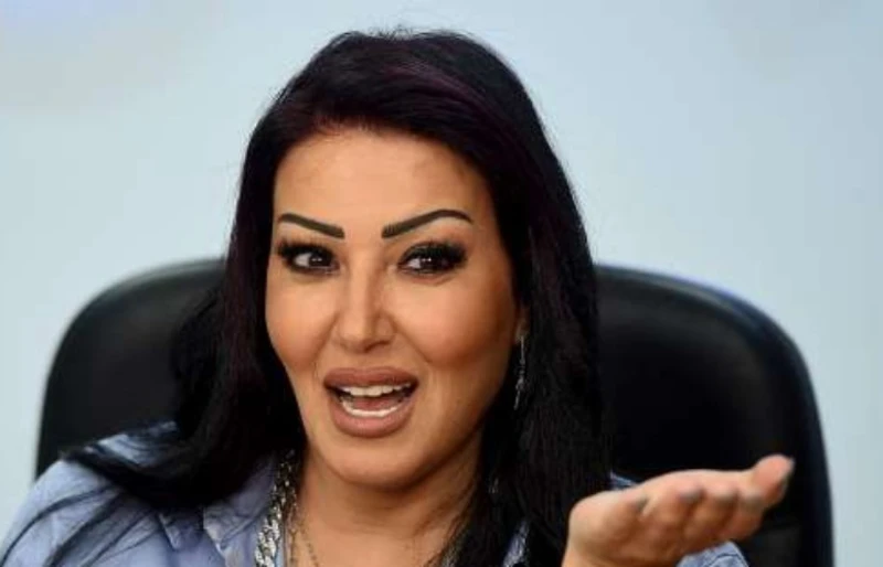 سمية الخشاب تكشف تفاصيل مسلسلها السعودي المقرر عرضه في رمضان 2025 أعلنت الفنانة سمية الخشاب عن تفاصيل مسلسلها السعودي الجديد الذي يحمل اسم أم 44، والمقرر عرضه في موسم رمضان 2025. ج