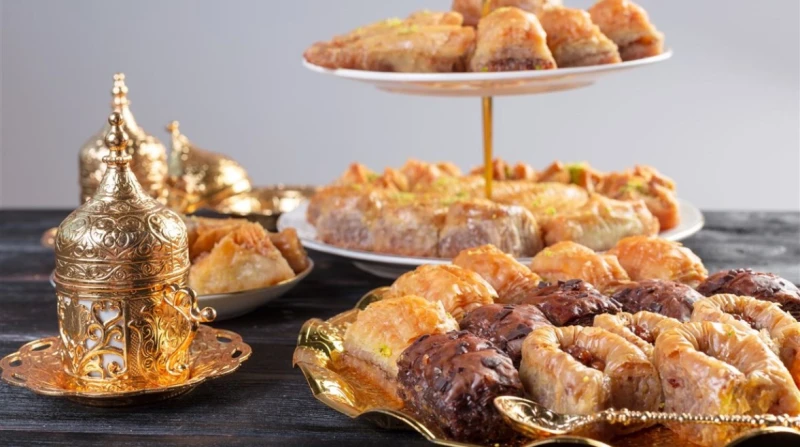 هل يتناول مريض السكري حلويات رمضان؟.. استشاري يجيب يعد مرض السكري أحد أكثر الأمراض المزمنة المنتشرة في أنحاء العالم، ونظرا لاقتراب شهر رمضان الكريم، يبحث مرضى السكري وذووهم عن حلول