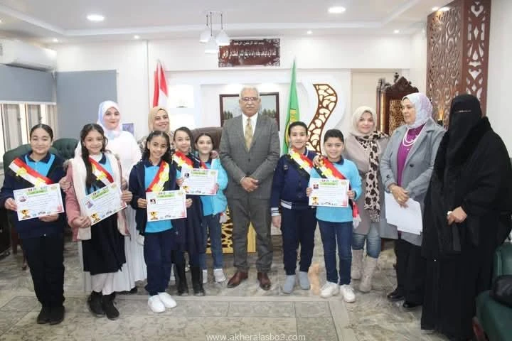 كتبت أمل عبد الرحيم في إطار تعليمات الأستاذ محمد عبداللطيف وزير التربية والتعليم والتعليم الفني، وتوجيهات اللواء اكرم محمد جلال محافظ الإسماعيلية ، بشأن تحفيز وتشجيع المتميزين . كر