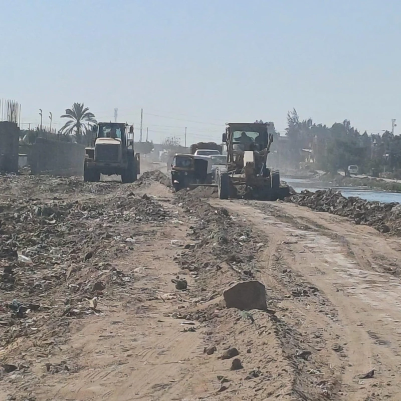 كتبت أمل عبد الرحيم تنفيذا لتوجيهات اللواء طيار أ.ح أكرم محمد جلال محافظ الإسماعيلية، بشأن سرعة إنجاز الأعمال لمشروعات الخطة الاستثمارية ٢٠٢٤- ٢٠٢٥. حيث تقوم مديرية الطرق والنقل حا