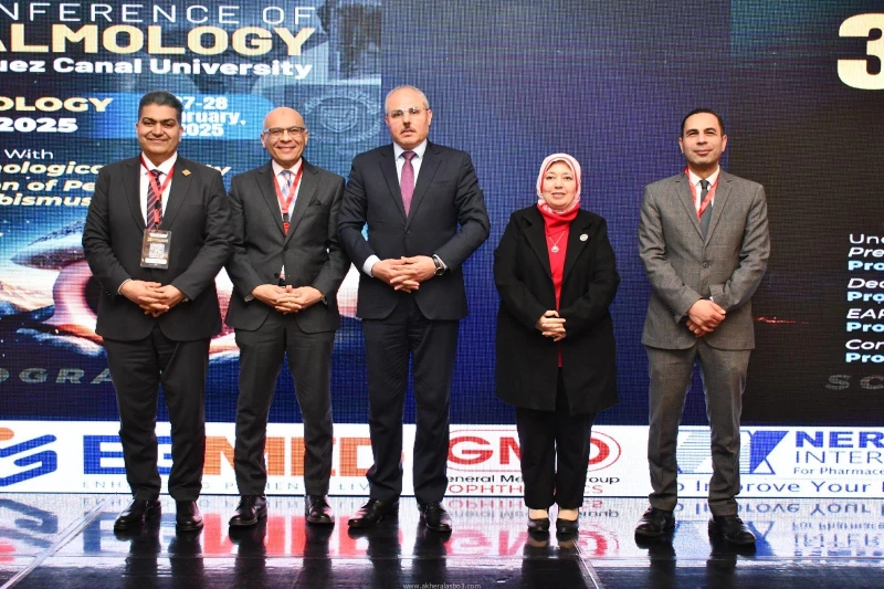 كتبت أمل عبد الرحيم افتتح الدكتور ناصر مندور، رئيس جامعة قناة السويس، فعاليات المؤتمر العلمي السنوي ال 38 لقسم الرمد بكلية الطب، والذي ينظم بالتعاون مع الجمعية الرمدية المصرية، ويق