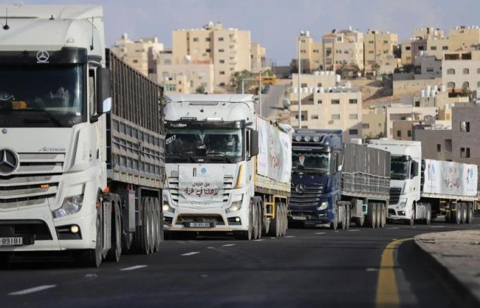 الحكومة تعفي شاحنات مساعدات غزة من الضرائب والرسوم الجمركية - افاق عربية الحكومة تعفي شاحنات مساعدات غزة من الضرائب والرسوم الجمركية - افاق عربية نعرض لكم زوارنا أهم وأحدث الأخبار 