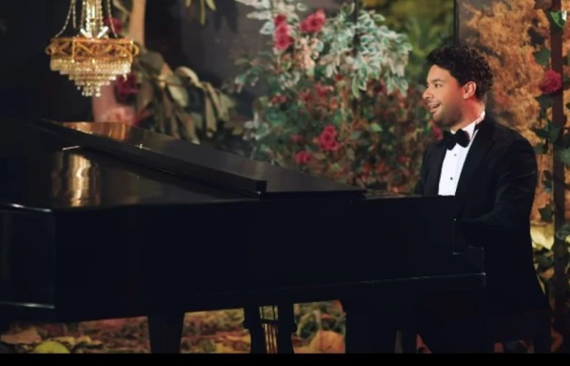 تعرف على كلمات أغنية سعادة بس ل أحمد جمال التي يطرحها لعيد الحب طرح الفنان أحمد جمال عبر قناته الرسمية على منصة يوتيوب فيديو كليب أغنيته الجديدة سعادة بس والتي تحمل طابعا رومانسيا 