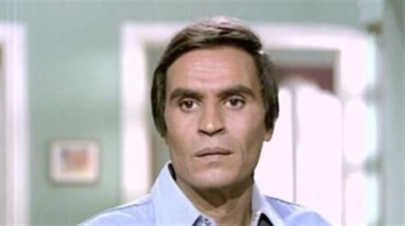 في ذكرى وفاة العلايلي.. المواطن مصري فارس بالفن وروحاني في المنزل نجح عزت العلايلي، في ترك بصمة مميزة طيلة مشواره الفني على مدار سنوات عدة، ليبرز اسمه وسط عمالقة الفن المصري من خلا