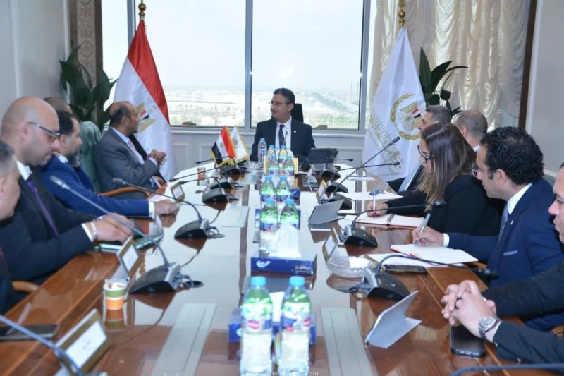 وزير التموين يبحث مع الدكتور بندر حموه رئيس مجلس ادارة مجموعة بنده السعودية سبل التعاون وتطوير قطاع التجزئة في مصر كتب - محمود الهندي عقد الدكتور شريف فاروق، وزير التموين والتجارة