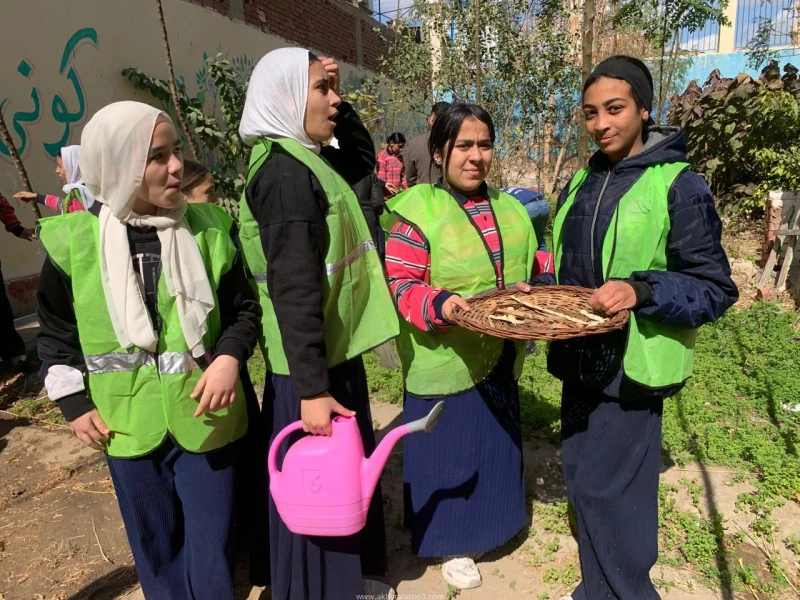 كتبت أمل عبد الرحيم أكد الدكتور ناصر مندور، رئيس جامعة قناة السويس، أن الجامعة تلعب دورا محوريا في نشر الوعي البيئي وترسيخ مفهوم البيئة الخضراء بين مختلف فئات المجتمع، موضحا أن الح