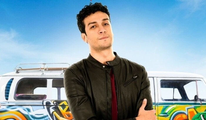 أحمد عبد الوهاب متحدثا عن الطيران: بخاف جدا خاصة من المطبات كشف الفنان أحمد عبد الوهاب عن تفاصيل الشخصية التي يجسدها ضمن أحداث مسلسل الكابتن الذي