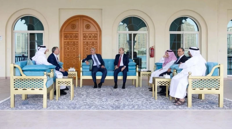 اجتماع عربي - أمريكي في الدوحة لبحث تطورات غزة وإعادة الإعمار شارك وزير الخارجية والهجرة، الدكتور بدر عبد العاطي، إلى جانب وزراء خارجية قطر والسعودية والأردن، ووزير الدولة بالخارجي