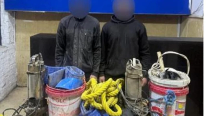 ضبط شخصين للتنقيب عن الآثار داخل منزل بدار السلام نجحت الأجهزة الأمنية بمديرية أمن القاهرة، اليوم الأربعاء، في ضبط شخصين لتنفيذ أعمال الحفر والتنقيب غير المشروع عن الآثار داخل منزل