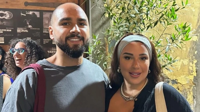 راقص معاصر.. من هو خطيب أسما شريف منير؟ أعلنت أسما شريف منير، ارتباطها من جديد مما جعلها تتصدر عبر منصات التواصل الاجتماعي خلال الساعات القليلة الماضية، ويرغب الكثير في معرفة من هو