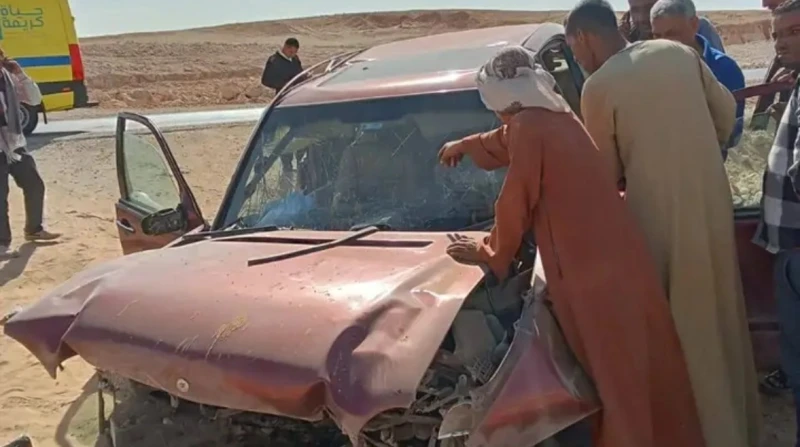 وفاة شخصين في انقلاب سيارة ملاكي بصحراوي أسيوط توفي شخصان إثر حادث انقلاب سيارة ملاكي، اليوم الخميس، على الطريق الصحرواي الغربي بالقرب من قرية