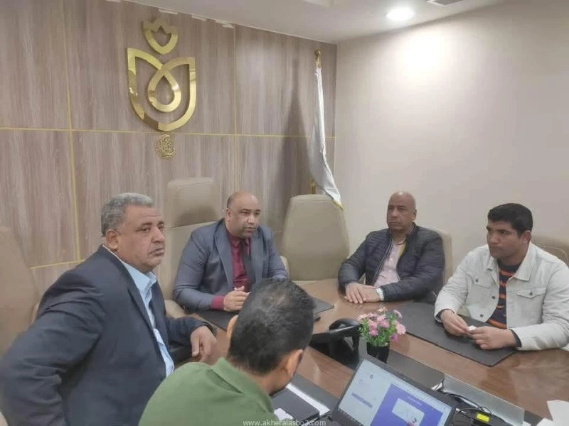 نائب مدير فرع الرعاية الصحية بالاقصر عقد اجتماع دوري لتعزيز الأداء مع فريق الإشراف بالفرع الاقصر علاء النواصري عقد الدكتور أحمد حماد نائب مدير فرع الرعاية الصحية بالاقصر ، اجتماعا