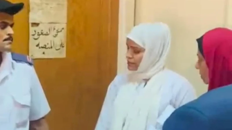 حكم مخالف للشريعة.. أم شهد شريكة سفاح التجمع تطعن على إدانتها تقدم المحامي هاني سامح بطعن أمام محكمة النقض الدائرة الجنائية، على حكم إدانة موكلته أم