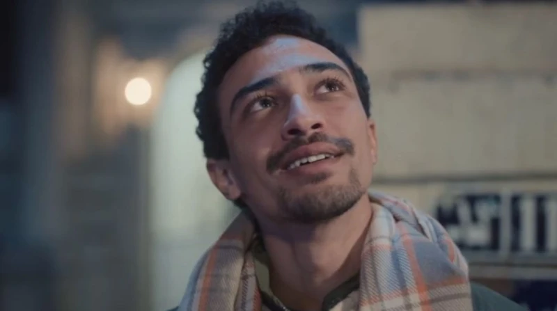 ملخص الحلقة 11 من مسلسل قهوة المحطة شهدت الحلقة الحادية عشر من مسلسل قهوة المحطة، الذي يضم نخبة من النجوم على رأسهم أحمد غزي وبيومي فؤاد، تطورات درامية مثيرة وغامضة، إذ تصاعدت الأح