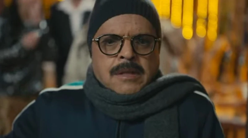 ملخص الحلقة الثالثة من مسلسل شهادة معاملة أطفال لمحمد هنيدي تبدأ الحلقة الثالثة من مسلسل شهادة معاملة أطفال من حيث انتهت الحلقة الثانية، حيث يفاجأ